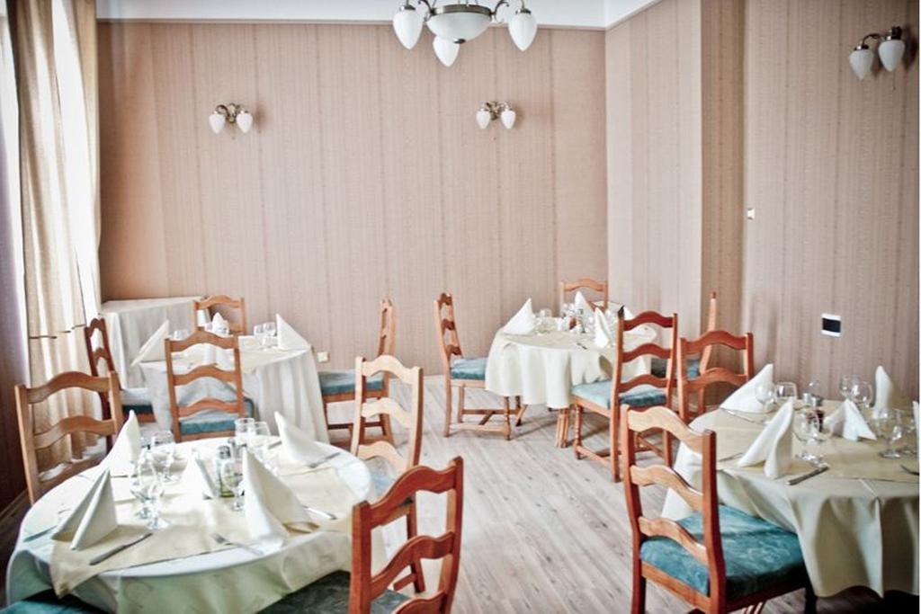 Hotel Αράντ Εξωτερικό φωτογραφία