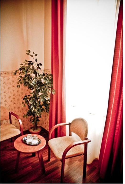 Hotel Αράντ Εξωτερικό φωτογραφία