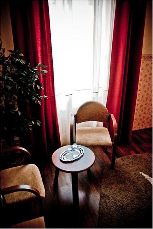 Hotel Αράντ Εξωτερικό φωτογραφία
